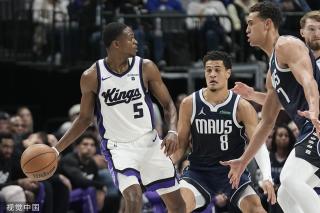 年轻而充满 年轻而充满