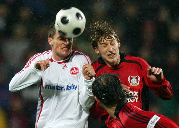 例如效力于 例如效力于