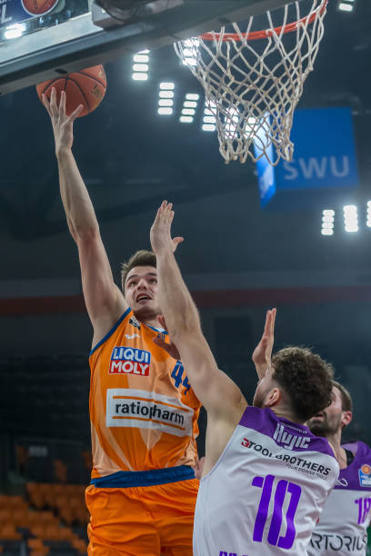 行业向更加 行业向更加