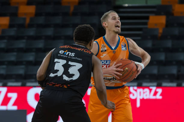 同样涵盖了 同样涵盖了